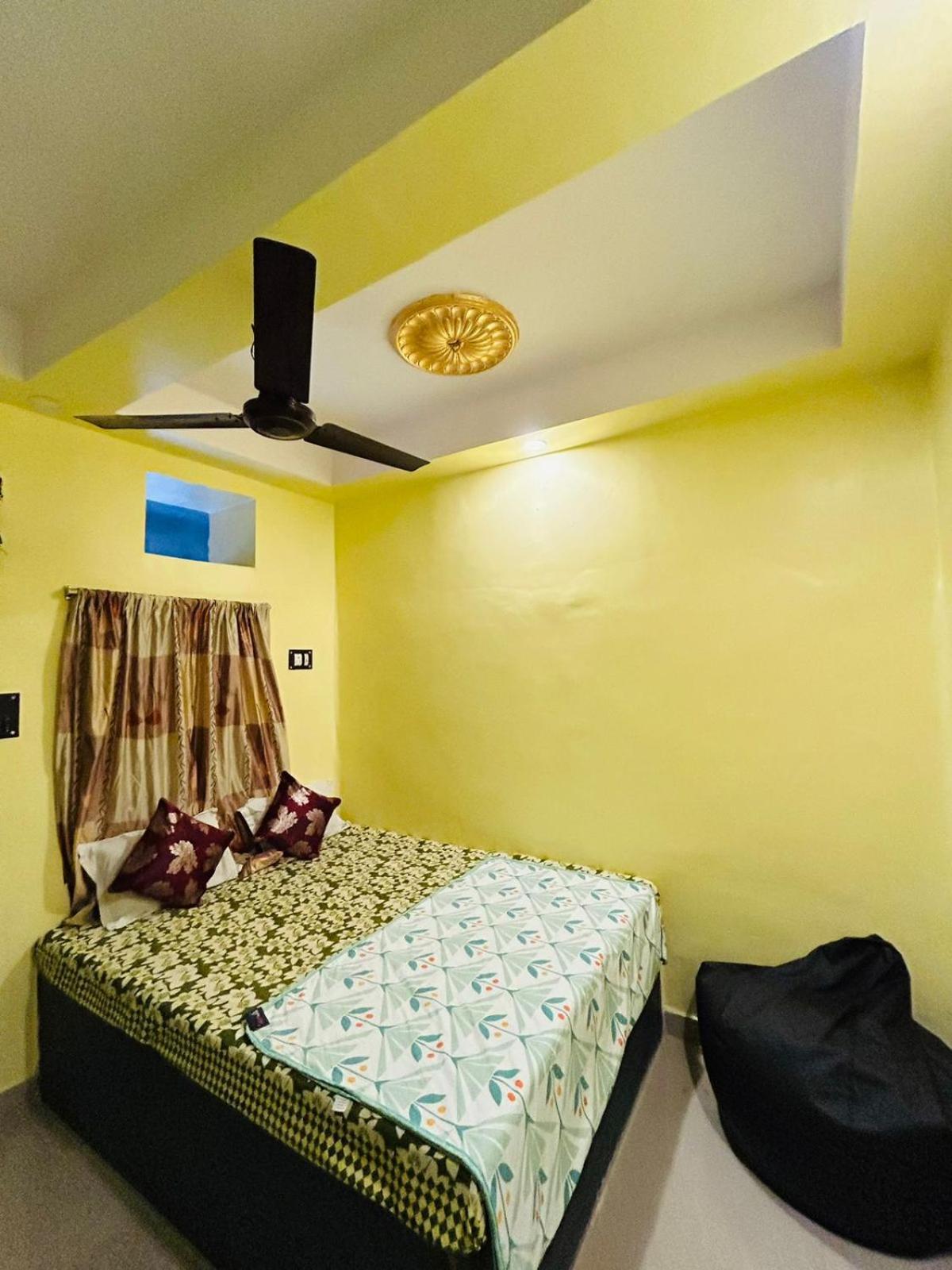 Sun India Guest House Hāora Exterior photo